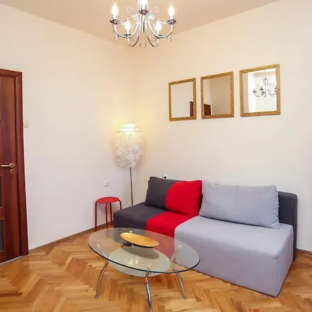 Romantika - Spacious Center